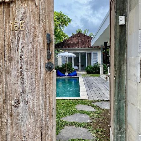 Villa Biru - 500M Batubelig Beach Canggu Kültér fotó