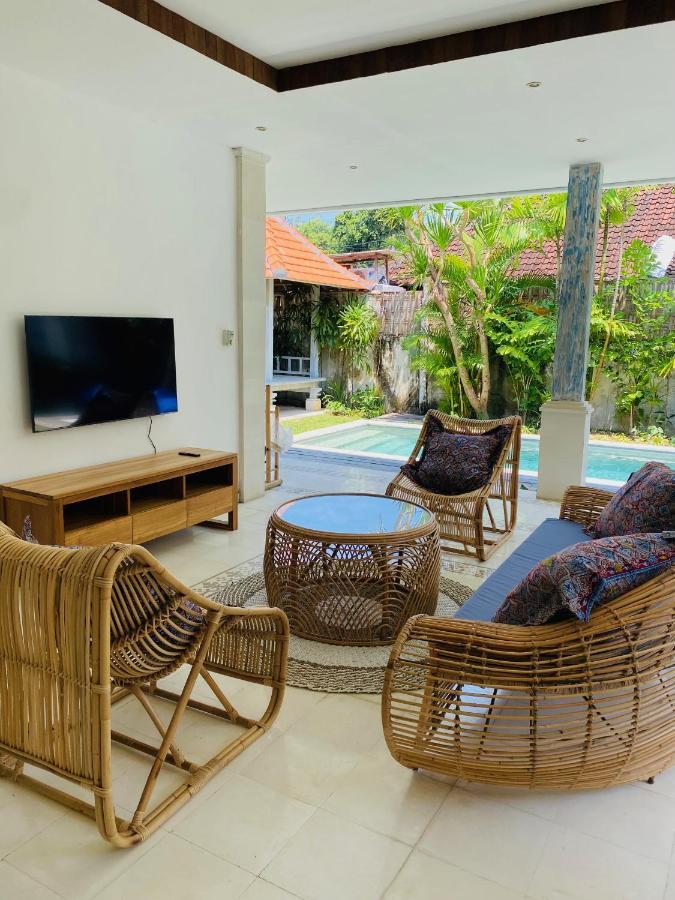 Villa Biru - 500M Batubelig Beach Canggu Kültér fotó