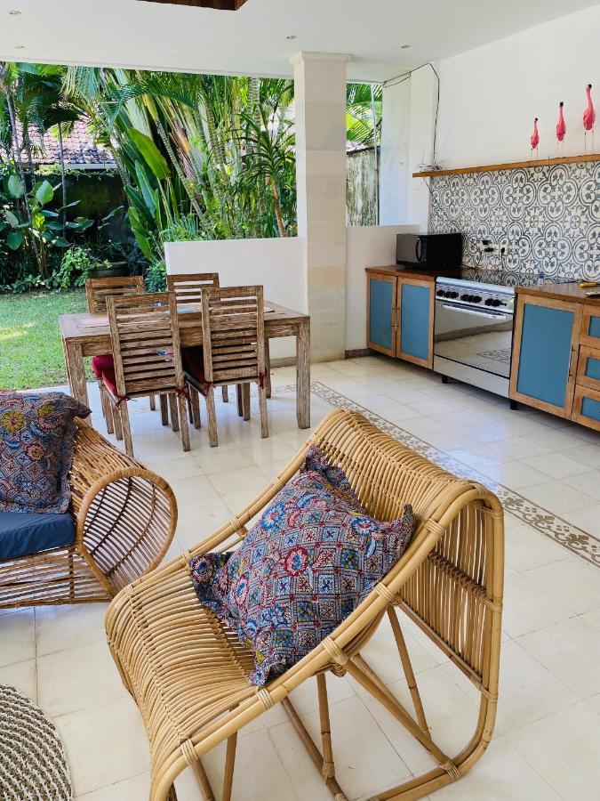 Villa Biru - 500M Batubelig Beach Canggu Kültér fotó