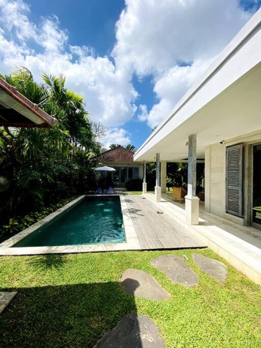Villa Biru - 500M Batubelig Beach Canggu Kültér fotó