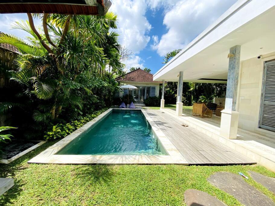 Villa Biru - 500M Batubelig Beach Canggu Kültér fotó