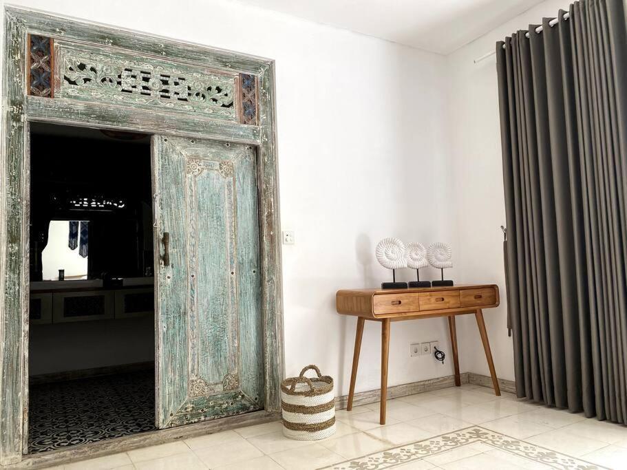 Villa Biru - 500M Batubelig Beach Canggu Kültér fotó