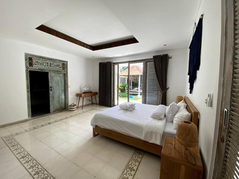 Villa Biru - 500M Batubelig Beach Canggu Kültér fotó